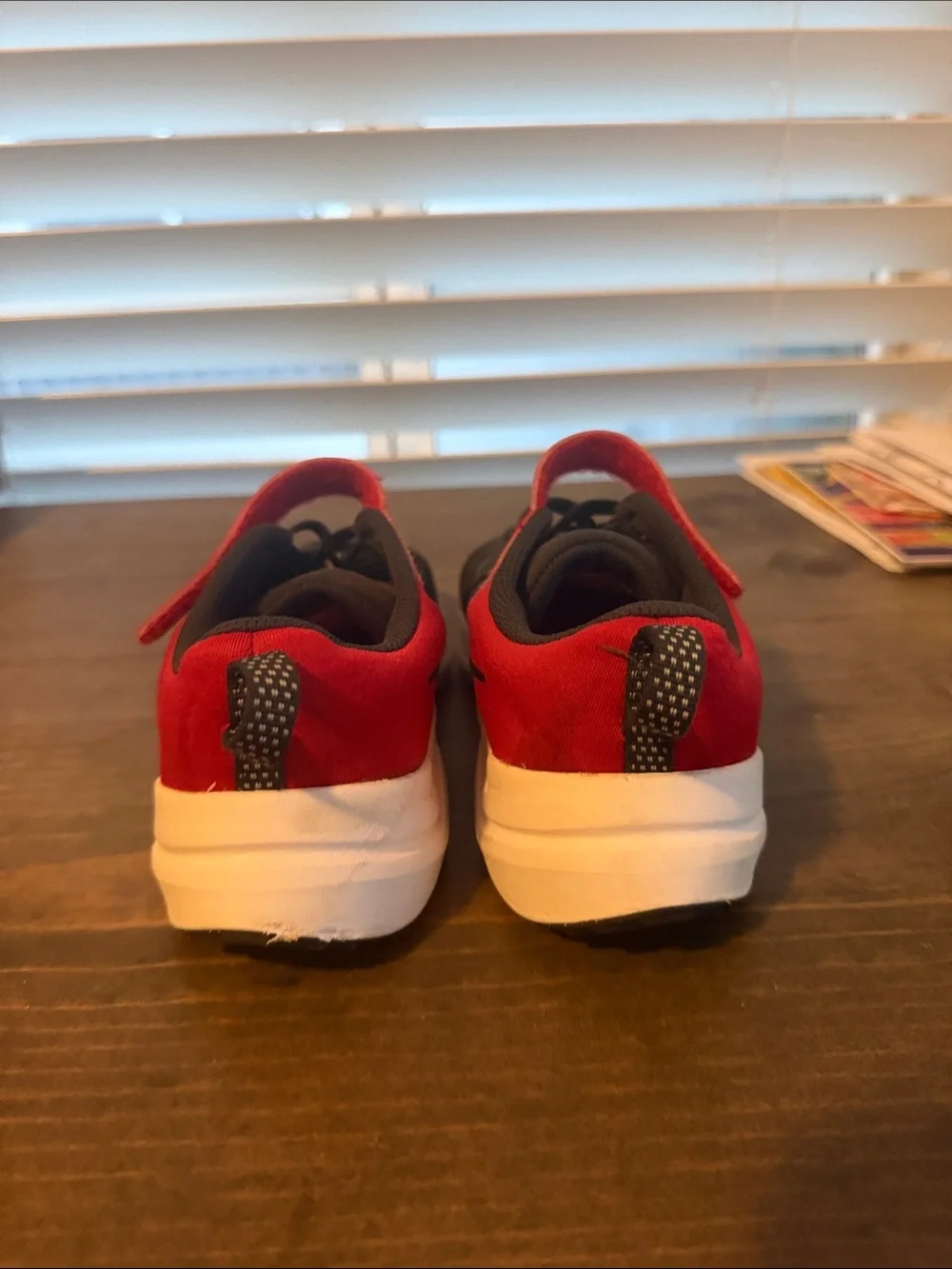 Nike Size 2 Kids Black and Red Hook-and-Loop Sneakers